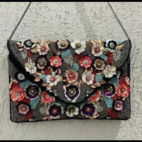 NWOT Hand beaded floral clutch - Picture 8 of 10
